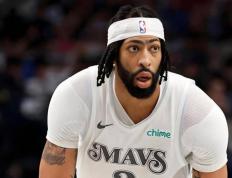 包含澳网最新形势：达拉斯独行侠高居榜首，密尔沃基雄鹿强势追赶，冠军归属成迷的词条