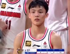 广东男篮成功逆转，全队表现抢眼